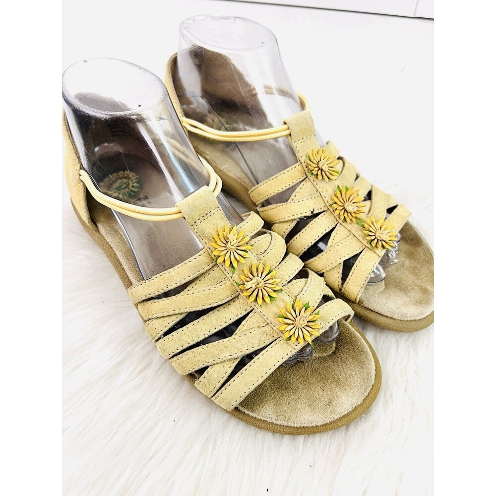 Earth Shoes Muse Yellow Leather Flower Strappy Boho Comfort Sandals Size 8